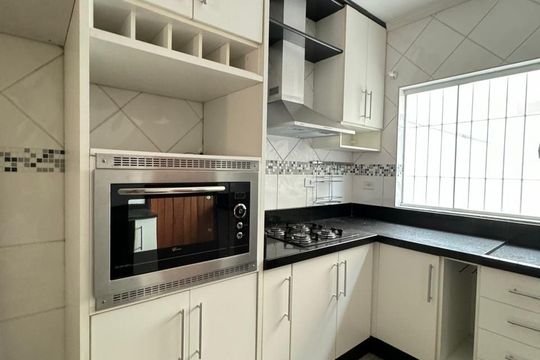 Cozinha de casa à venda com 3 quartos, 195m² em Vila Romero, São Paulo