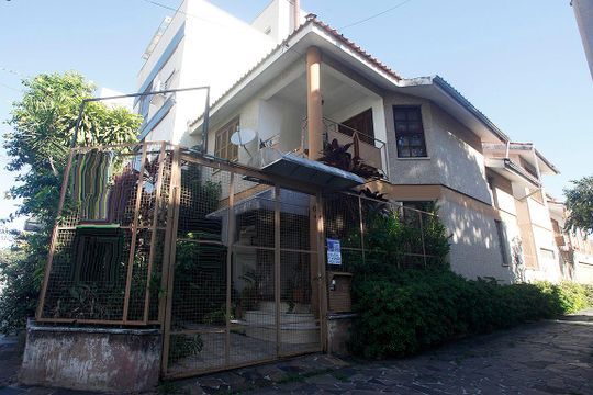 Fachada de casa para alugar com 8 quartos, 278m² em Santana, Porto Alegre