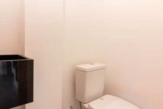 Banheiro de serviço de casa à venda com 3 quartos, 90m² em Jardim Paraíso, São Paulo