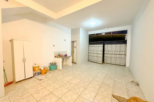 Garagem de casa para alugar com 4 quartos, 280m² em Forquilhinhas, São José