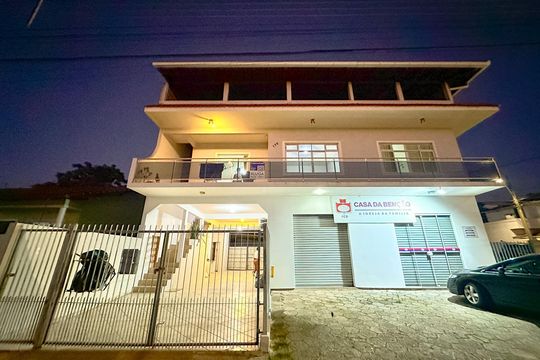 Fachada de casa para alugar com 4 quartos, 280m² em Forquilhinhas, São José