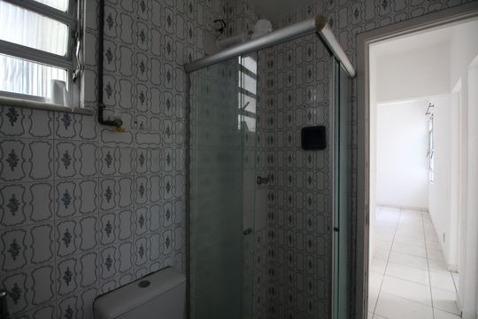 Banheiro de apartamento à venda com 2 quartos, 55m² em Jacarepaguá, Rio de Janeiro