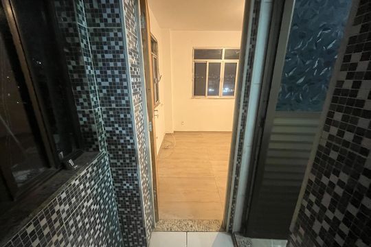 Corredor de casa para alugar com 2 quartos, 4m² em Jardim Vinte E Cinco de Agosto, Duque de Caxias