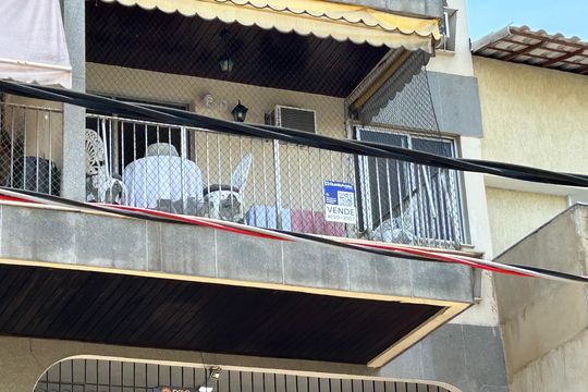 Fachada + placa de apartamento à venda com 1 quarto, 56m² em Méier, Rio de Janeiro