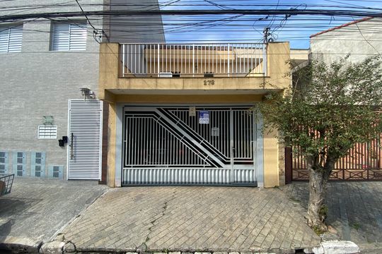 Fachada de casa à venda com 3 quartos, 6m² em Vila Sabrina, São Paulo