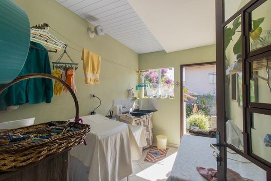 Área de Serviço de casa à venda com 3 quartos, 852m² em São João, Curitiba