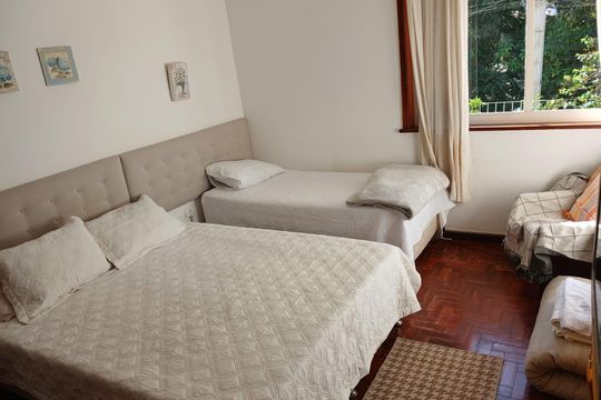 Quarto de casa para alugar com 5 quartos, 385m² em Itaipava, Petrópolis