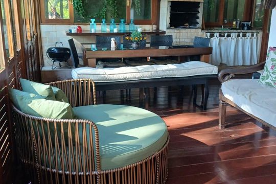 Varanda de casa para alugar com 5 quartos, 385m² em Itaipava, Petrópolis
