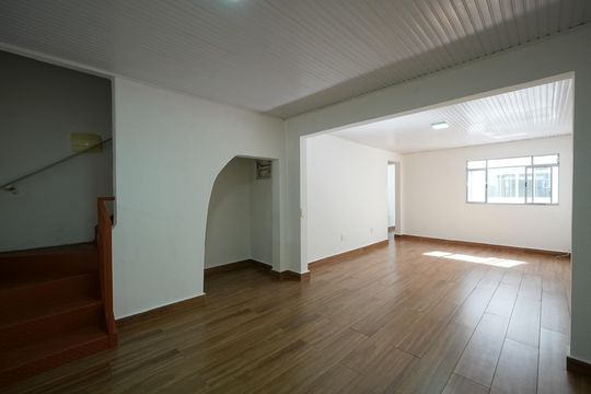 Casa à venda com 2 quartos, 100m² em Cambuci, São Paulo