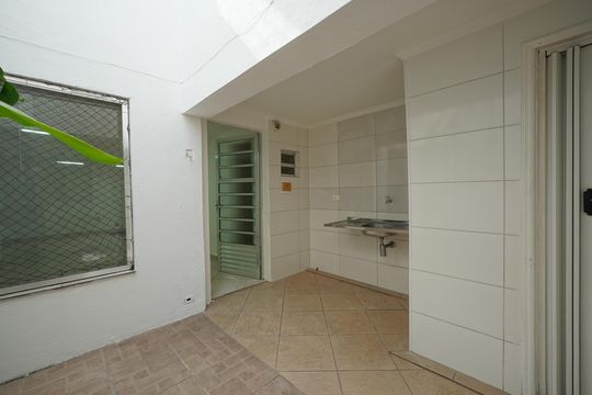 Quintal de casa à venda com 2 quartos, 100m² em Cambuci, São Paulo