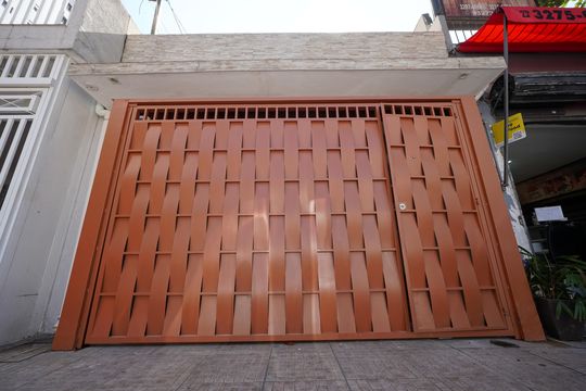 Fachada de casa à venda com 2 quartos, 100m² em Cambuci, São Paulo