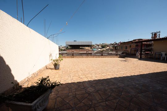 varanda de casa para alugar com 2 quartos, 80m² em Darcy Vargas, Belo Horizonte
