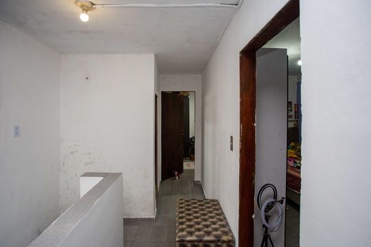 Corredor de casa à venda com 4 quartos, 75m² em Vila Nogueira, Diadema