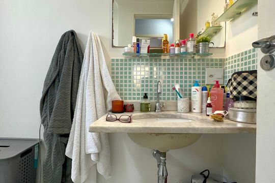 Banheiro de apartamento à venda com 2 quartos, 72m² em Vila Madalena, São Paulo