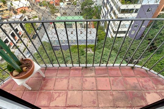 Varanda de apartamento à venda com 2 quartos, 72m² em Vila Madalena, São Paulo