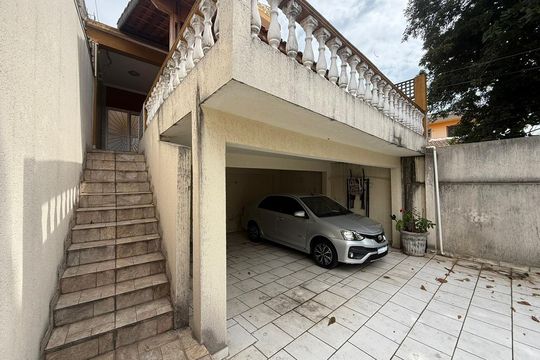 Garagem de casa à venda com 3 quartos, 130m² em Vila Bonilha, São Paulo