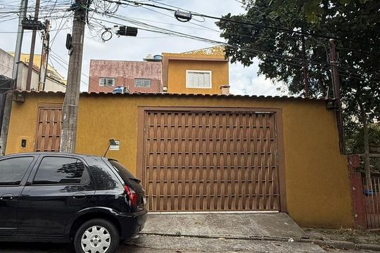 Fachada de casa à venda com 3 quartos, 130m² em Vila Bonilha, São Paulo
