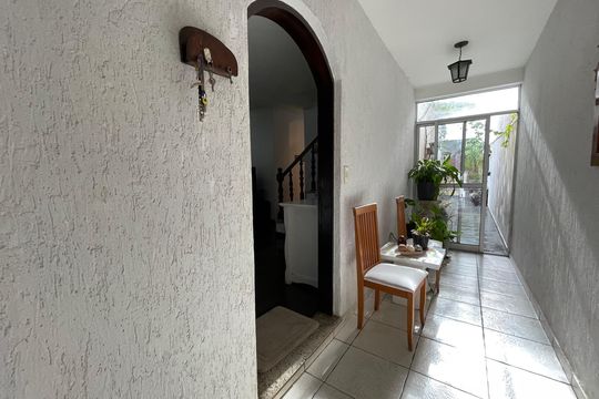 Entrada de casa à venda com 3 quartos, 187m² em Vila Lageado, São Paulo