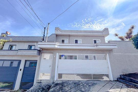 Fachada com Plaquinha de casa à venda com 3 quartos, 130m² em Vila Carrão, São Paulo