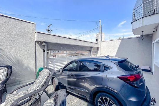 Garagem de casa à venda com 3 quartos, 130m² em Vila Carrão, São Paulo