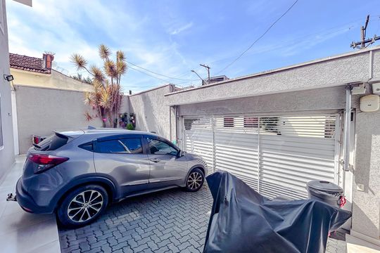 Garagem de casa à venda com 3 quartos, 130m² em Vila Carrão, São Paulo