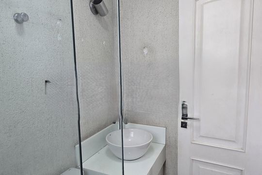 Banheiro de apartamento à venda com 2 quartos, 120m² em Vila Valqueire, Rio de Janeiro
