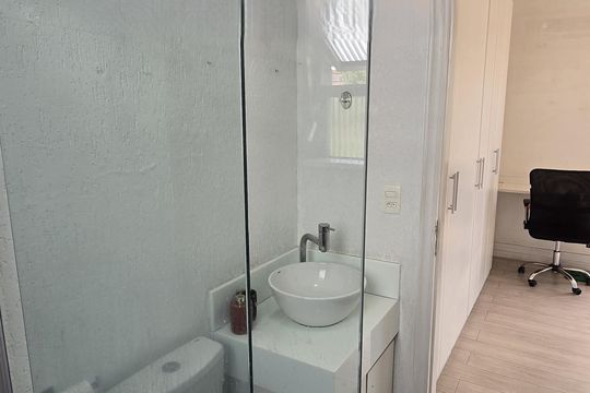 Banheiro de apartamento à venda com 2 quartos, 120m² em Vila Valqueire, Rio de Janeiro