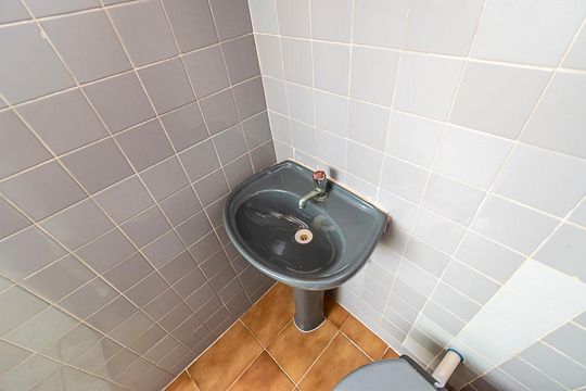Banheiro de serviço de apartamento para alugar com 2 quartos, 63m² em Irajá, Rio de Janeiro