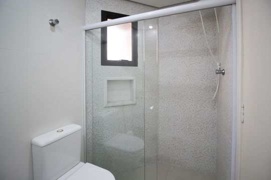 Banheiro de apartamento à venda com 1 quarto, 48m² em Itaim Bibi, São Paulo