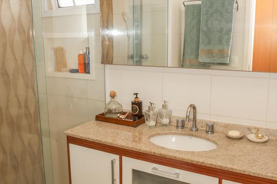 Banheiro da Suíte 1 de apartamento à venda com 2 quartos, 101m² em Água Branca, São Paulo