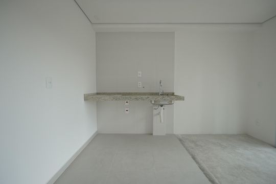 Cozinha de apartamento à venda com 1 quarto, 42m² em Vila Dom Pedro I, São Paulo