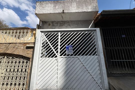 Fachada de casa à venda com 2 quartos, 110m² em Jardim Santo Elias, São Paulo