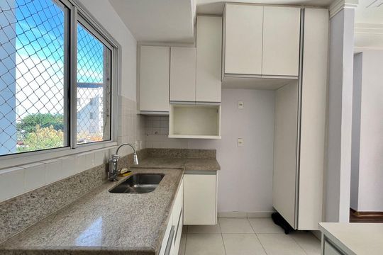 Cozinha de apartamento à venda com 2 quartos, 64m² em Jardim Nova Europa, Campinas