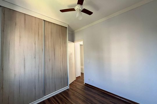 Quarto de apartamento à venda com 2 quartos, 64m² em Jardim Nova Europa, Campinas