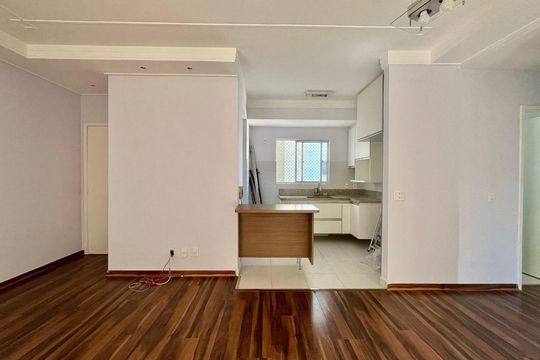 Sala de apartamento à venda com 2 quartos, 64m² em Jardim Nova Europa, Campinas