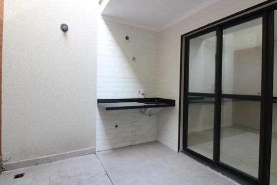 quintal  de casa à venda com 3 quartos, 170m² em Penha de França, São Paulo