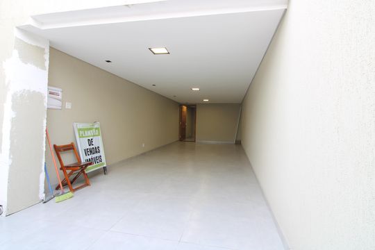 Garagem de casa à venda com 3 quartos, 170m² em Penha de França, São Paulo