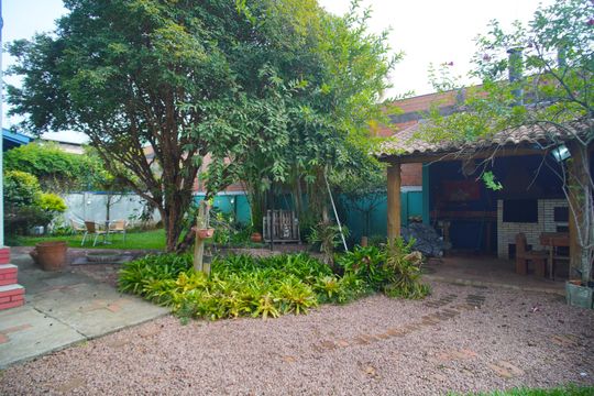 Quintal de casa à venda com 4 quartos, 305m² em Jardim America, São Leopoldo