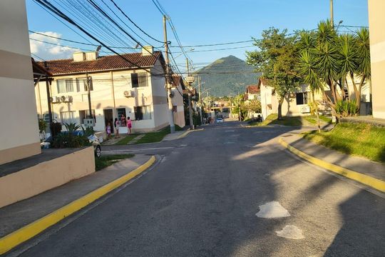 Casa de Condomínio para alugar com 2 quartos, 52m² em Guaratiba, Rio de Janeiro