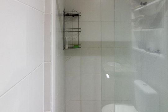 Banheiro Social de apartamento à venda com 2 quartos, 64m² em Vila Castelo, São Paulo