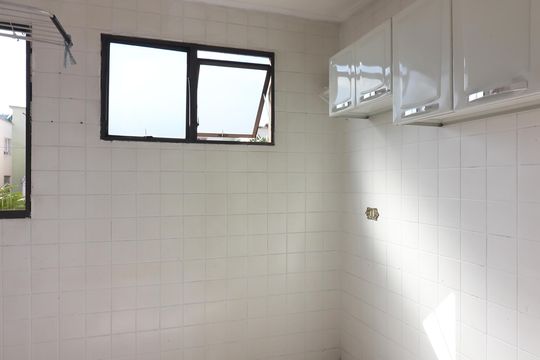 Cozinha e Área de Serviço de apartamento à venda com 2 quartos, 56m² em Conjunto Residencial Pombeva, São Bernardo do Campo