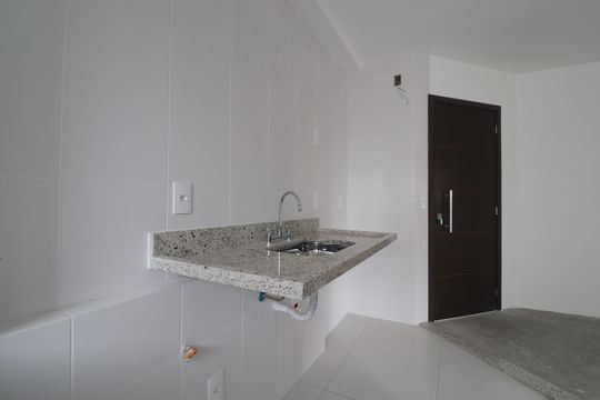 Cozinha de apartamento à venda com 2 quartos, 58m² em Vila Valparaíso, Santo André