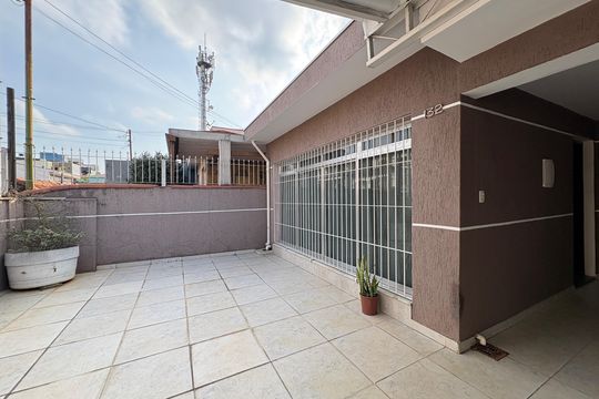 Garagem de casa à venda com 3 quartos, 365m² em Vila dos Remedios, São Paulo