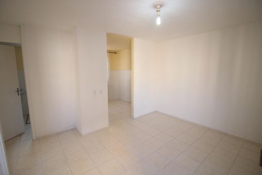 Sala de apartamento para alugar com 2 quartos, 44m² em Distrito Industrial do Jatoba, Contagem