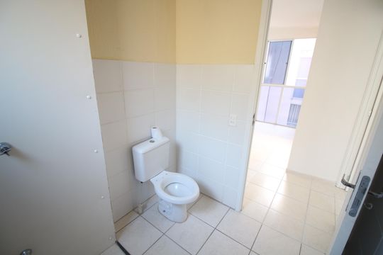 Banheiro de apartamento para alugar com 2 quartos, 44m² em Distrito Industrial do Jatoba, Contagem