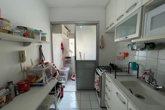 Cozinha de apartamento para alugar com 2 quartos, 50m² em Rio Pequeno, São Paulo