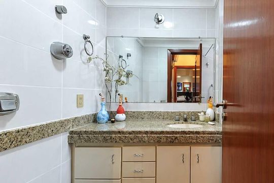 Apartamento à venda com 4 quartos, 150m² em Funcionários, Belo Horizonte