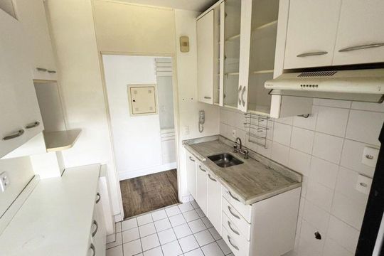 Cozinha de apartamento para alugar com 2 quartos, 55m² em Glória, Porto Alegre