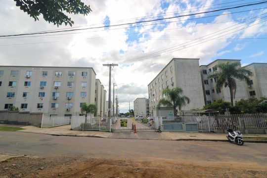 Fachada do condomínio de apartamento à venda com 2 quartos, 40m² em Cavalhada, Porto Alegre