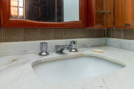 Banheiro de casa à venda com 5 quartos, 320m² em Belém Velho, Porto Alegre